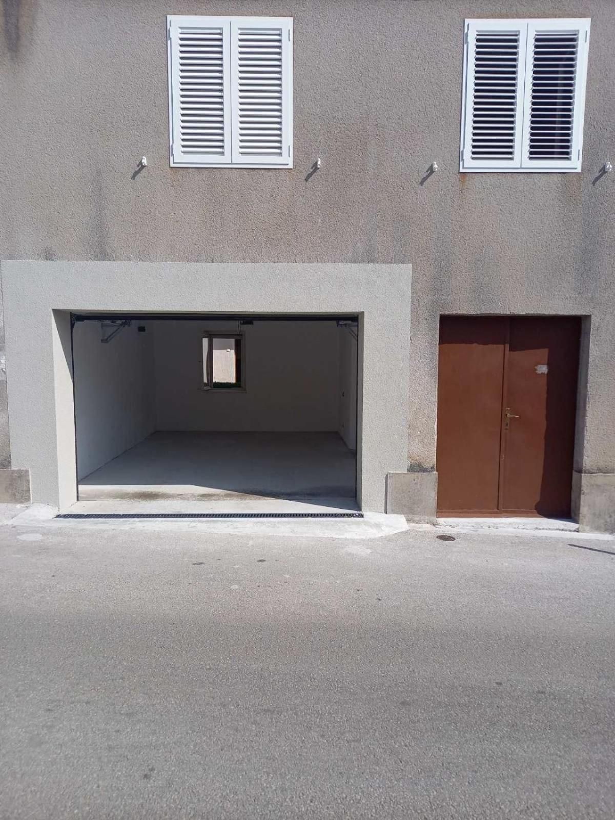 Apartment Ana, Free Garage Parking Шибеник Екстер'єр фото